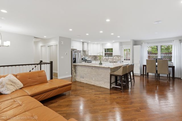 2109 Hitching Post Lane, Schaumburg, IL 60194