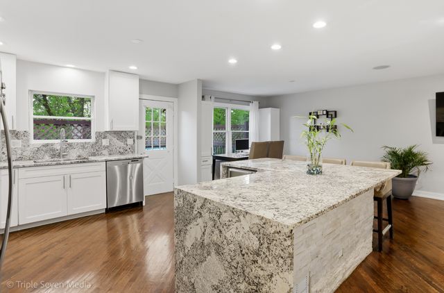 2109 Hitching Post Lane, Schaumburg, IL 60194