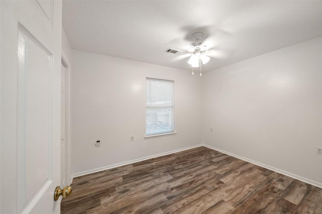 15 Hill Lane, Coldspring, TX 77331