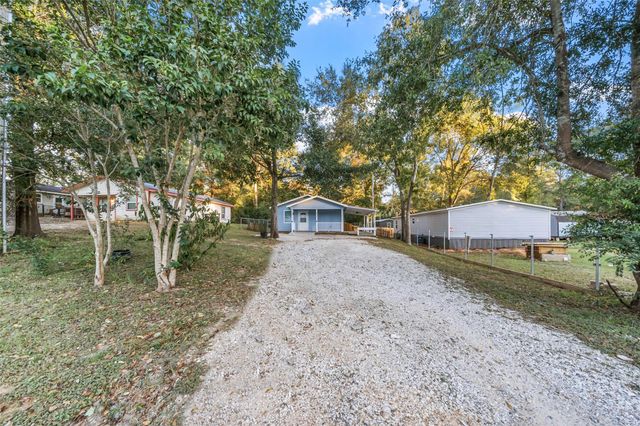 15 Hill Lane, Coldspring, TX 77331