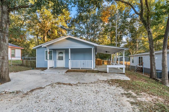 15 Hill Lane, Coldspring, TX 77331