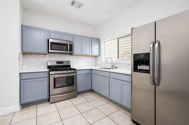 6458 Provident Green Drive, Katy, TX 77449