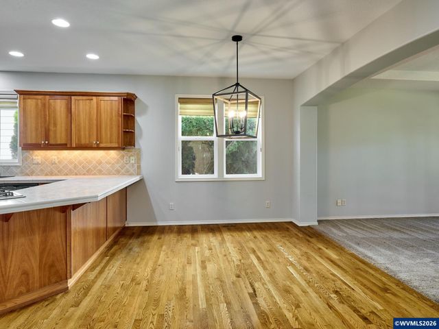 693 Fairwood, Woodburn, OR 97071