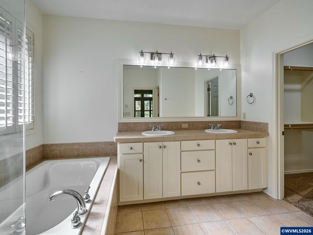 693 Fairwood, Woodburn, OR 97071