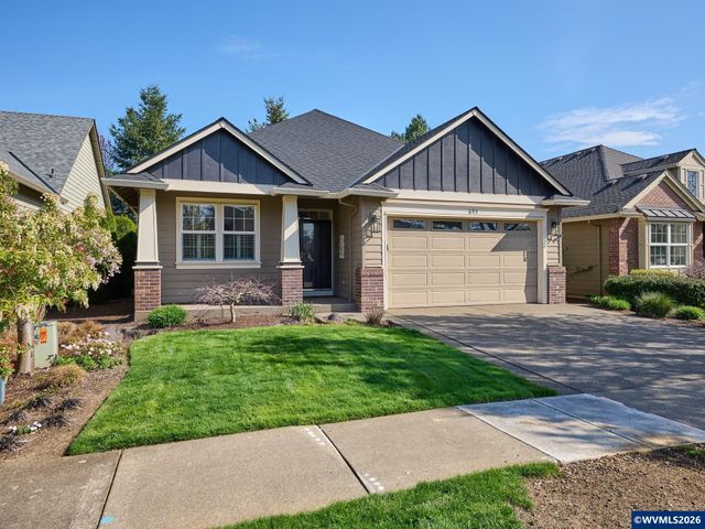 693 Fairwood, Woodburn, OR 97071