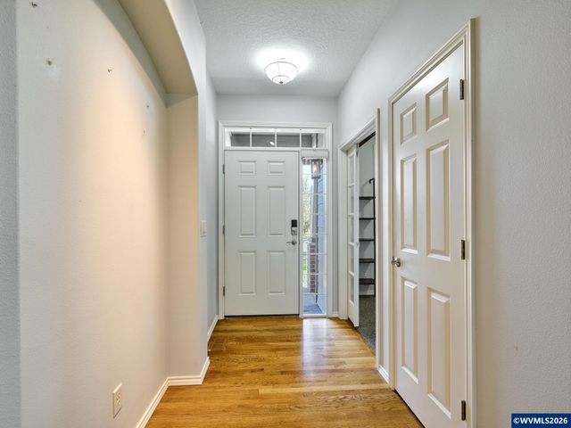 693 Fairwood, Woodburn, OR 97071