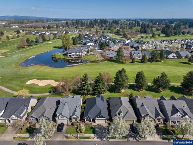 693 Fairwood, Woodburn, OR 97071
