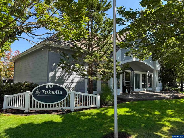 693 Fairwood, Woodburn, OR 97071