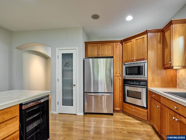 693 Fairwood, Woodburn, OR 97071