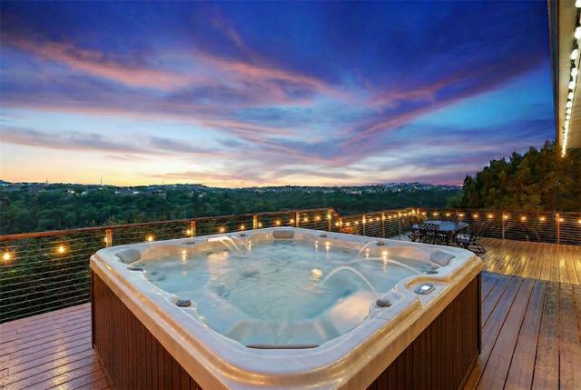 215 Rocky Coast DR, Lakeway, TX 78738