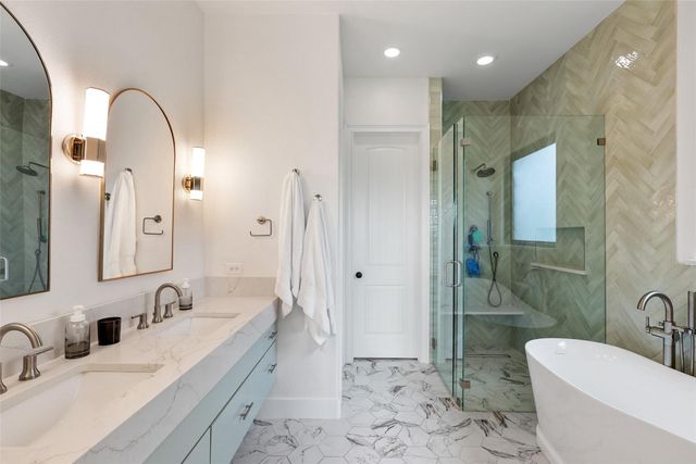 215 Rocky Coast DR, Lakeway, TX 78738