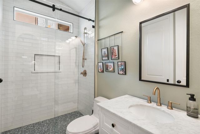 215 Rocky Coast DR, Lakeway, TX 78738