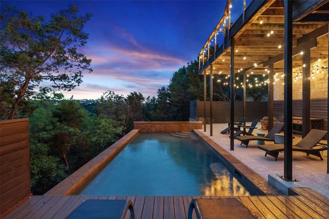 215 Rocky Coast DR, Lakeway, TX 78738