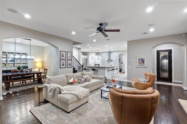 215 Rocky Coast DR, Lakeway, TX 78738