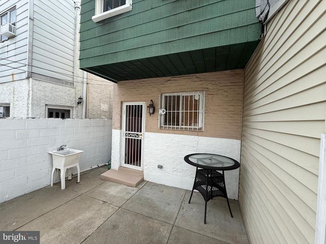 2527 S HICKS ST, Philadelphia, PA 19145