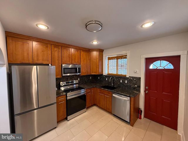 2527 S HICKS ST, Philadelphia, PA 19145