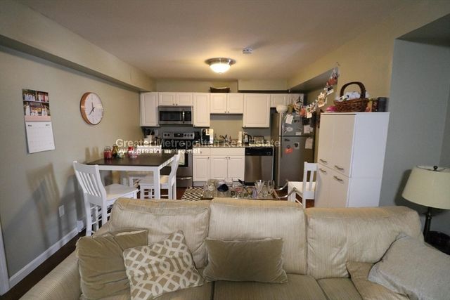 4 Michelangelo St 1, Boston, MA 02113