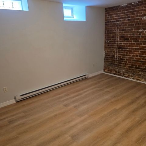 4 Michelangelo St 1, Boston, MA 02113