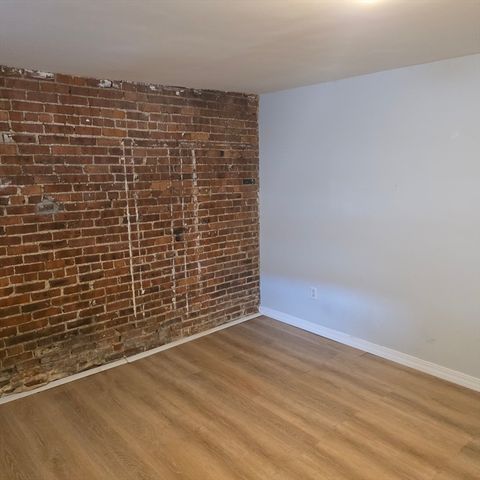 4 Michelangelo St 1, Boston, MA 02113
