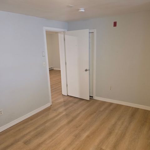 4 Michelangelo St 1, Boston, MA 02113