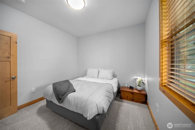 2535 Tuscany Lane, Malaga, WA 98828