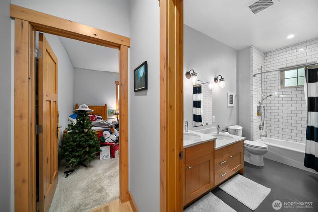 2535 Tuscany Lane, Malaga, WA 98828