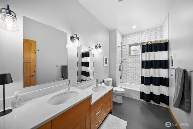 2535 Tuscany Lane, Malaga, WA 98828