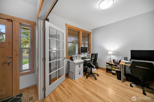 2535 Tuscany Lane, Malaga, WA 98828