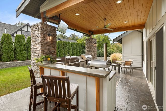 2535 Tuscany Lane, Malaga, WA 98828