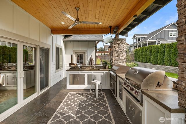 2535 Tuscany Lane, Malaga, WA 98828