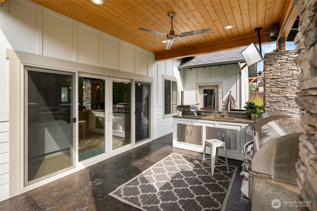 2535 Tuscany Lane, Malaga, WA 98828