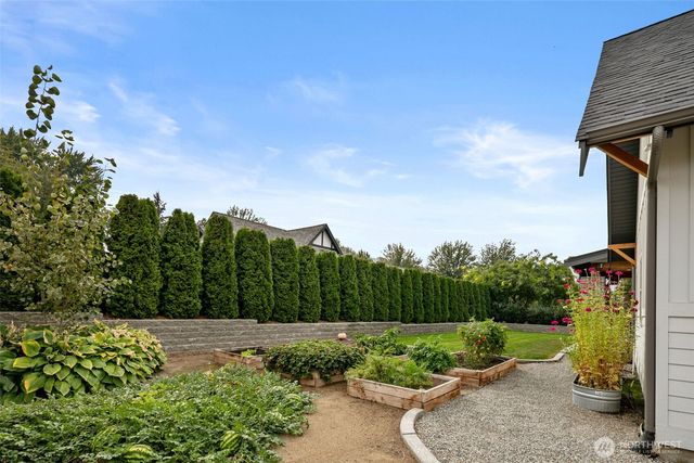 2535 Tuscany Lane, Malaga, WA 98828