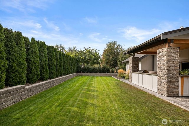 2535 Tuscany Lane, Malaga, WA 98828