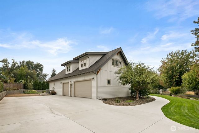 2535 Tuscany Lane, Malaga, WA 98828