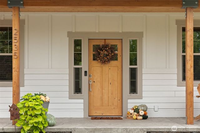 2535 Tuscany Lane, Malaga, WA 98828