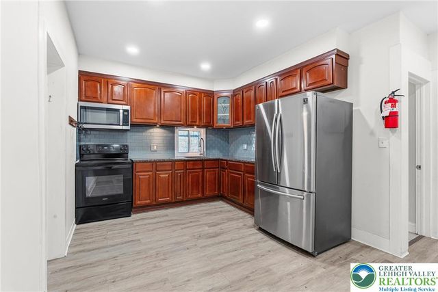 520 Scott, Stroudsburg, PA 18360