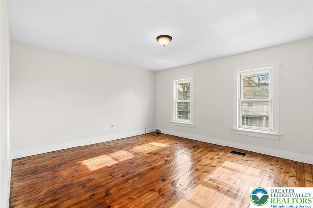 520 Scott, Stroudsburg, PA 18360