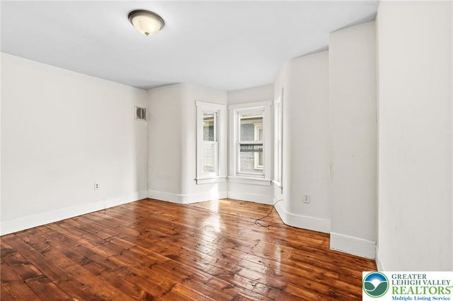 520 Scott, Stroudsburg, PA 18360