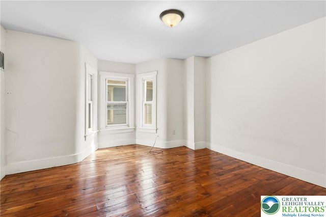 520 Scott, Stroudsburg, PA 18360