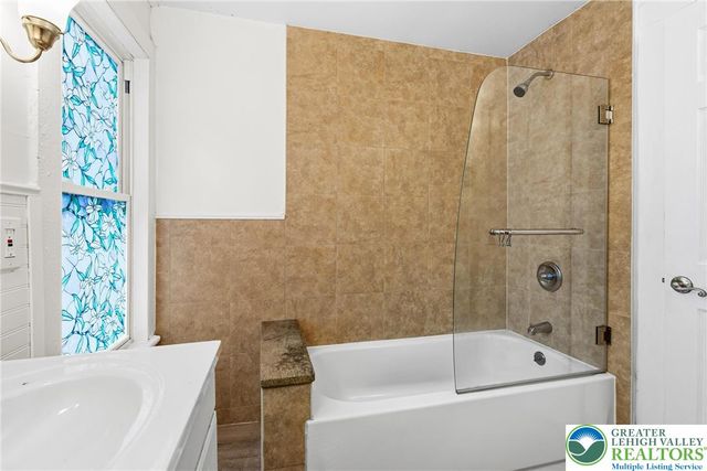 520 Scott, Stroudsburg, PA 18360