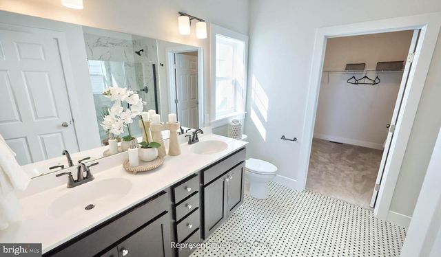 402 MORRIS DR, Mechanicsburg, PA 17055