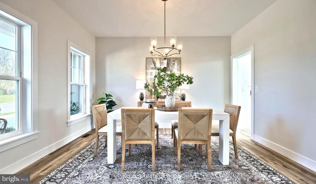 402 MORRIS DR, Mechanicsburg, PA 17055