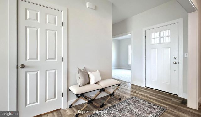 402 MORRIS DR, Mechanicsburg, PA 17055