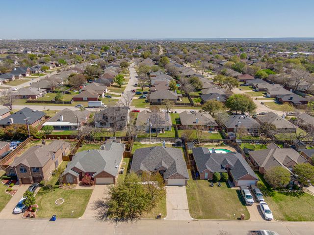 1612 Stratford Drive, Mansfield, TX 76063