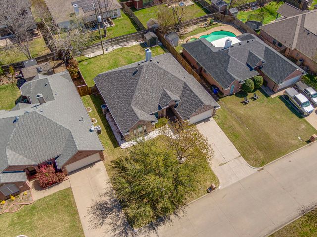 1612 Stratford Drive, Mansfield, TX 76063