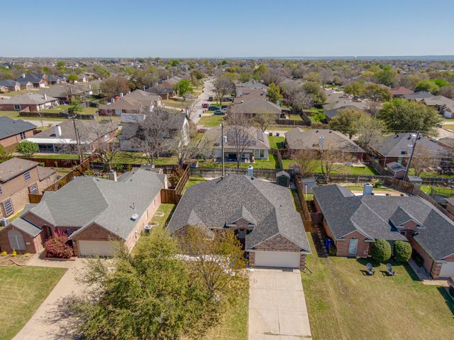 1612 Stratford Drive, Mansfield, TX 76063