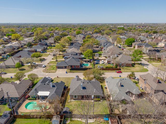 1612 Stratford Drive, Mansfield, TX 76063