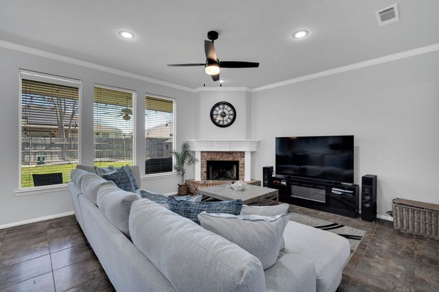 1612 Stratford Drive, Mansfield, TX 76063