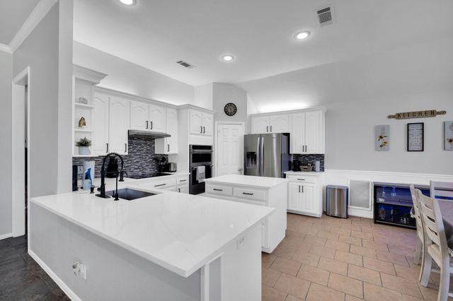 1612 Stratford Drive, Mansfield, TX 76063