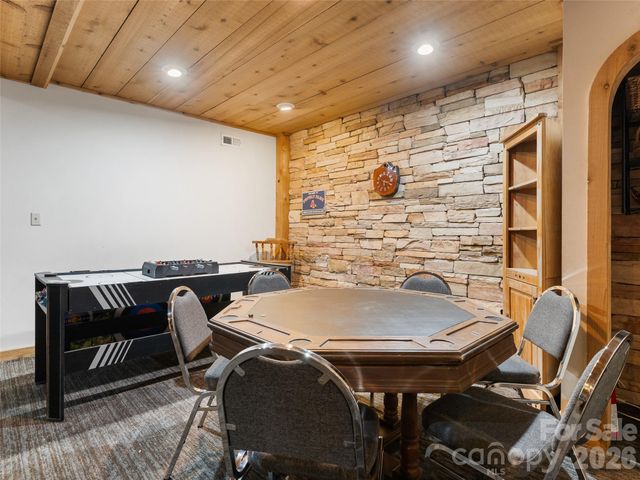 6 Ravenwood Lane, Horse Shoe, NC 28742